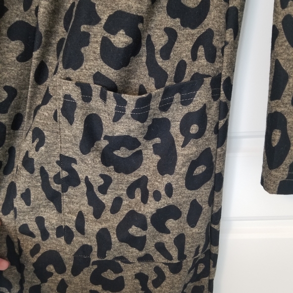 Leopard Print Duster with Pockets - Picture 5 of 6